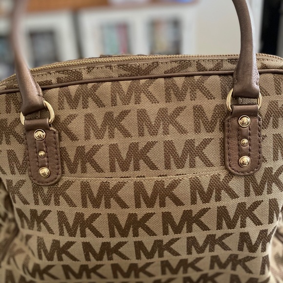 Michael Kors Gold threaded Signature Satchel - Picture 11 of 11